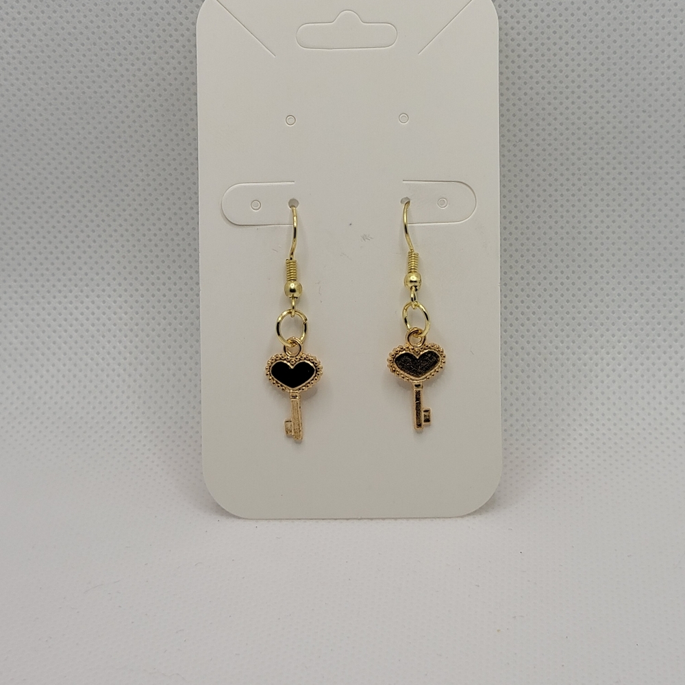 🗝ADORABLE🗝 HEART KEY HOOK EARRINGS